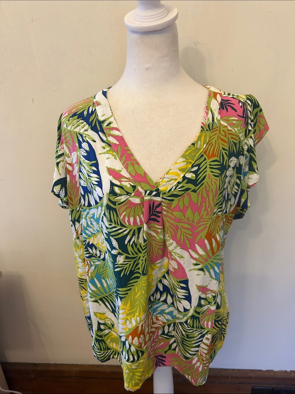 Nicole Miller Tropical V-Neck Leaf Print Blouse Size 1X EUC